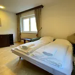 International House Standard Zw 10 דירה