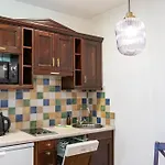 International House Standard Zw 10 זולדן