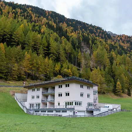 International House Standard Zw 10 Apartman