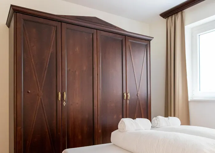 International House Standard Zw 10