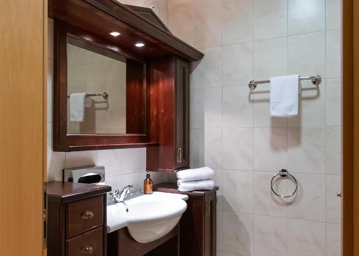 International House Standard Zw 10 *