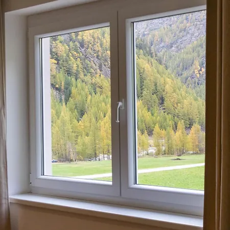 International House Standard Zw 10 Lejlighed